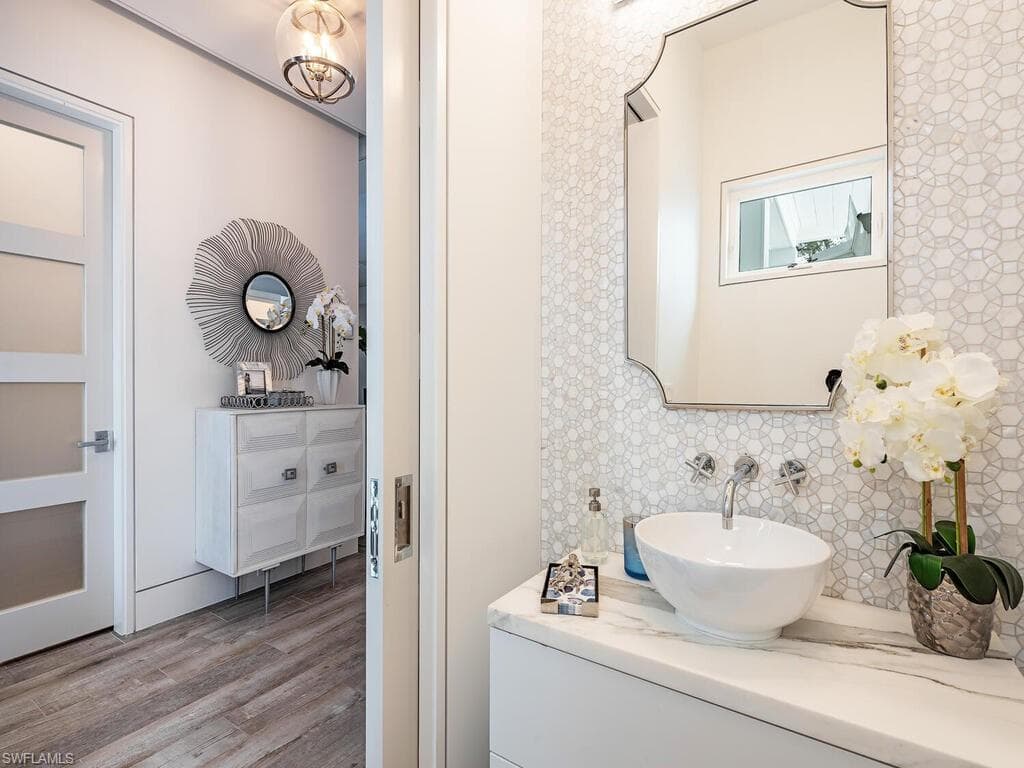 2323 Harbor Rd, Naples, FL 34104-18