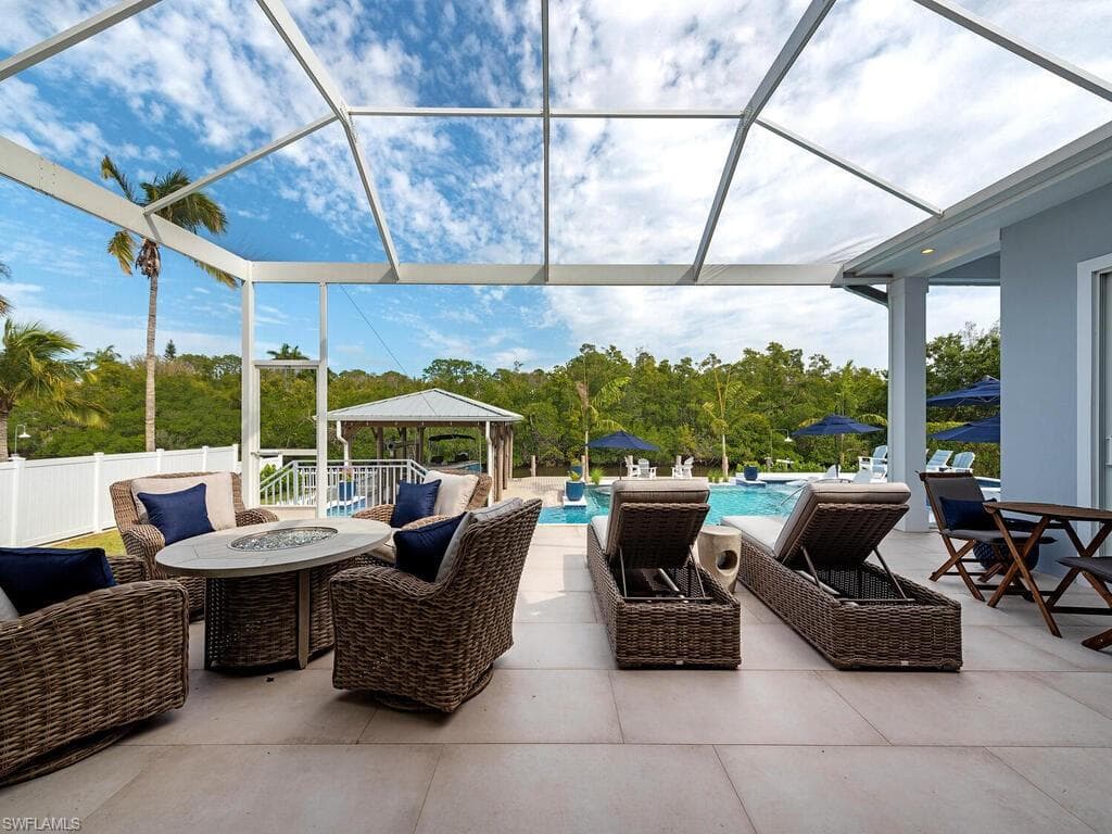 2323 Harbor Rd, Naples, FL 34104-21