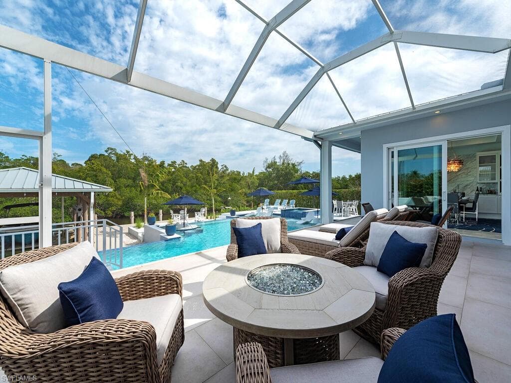 2323 Harbor Rd, Naples, FL 34104-23