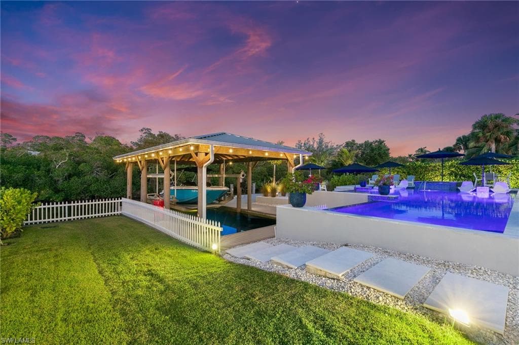 2323 Harbor Rd, Naples, FL 34104-30