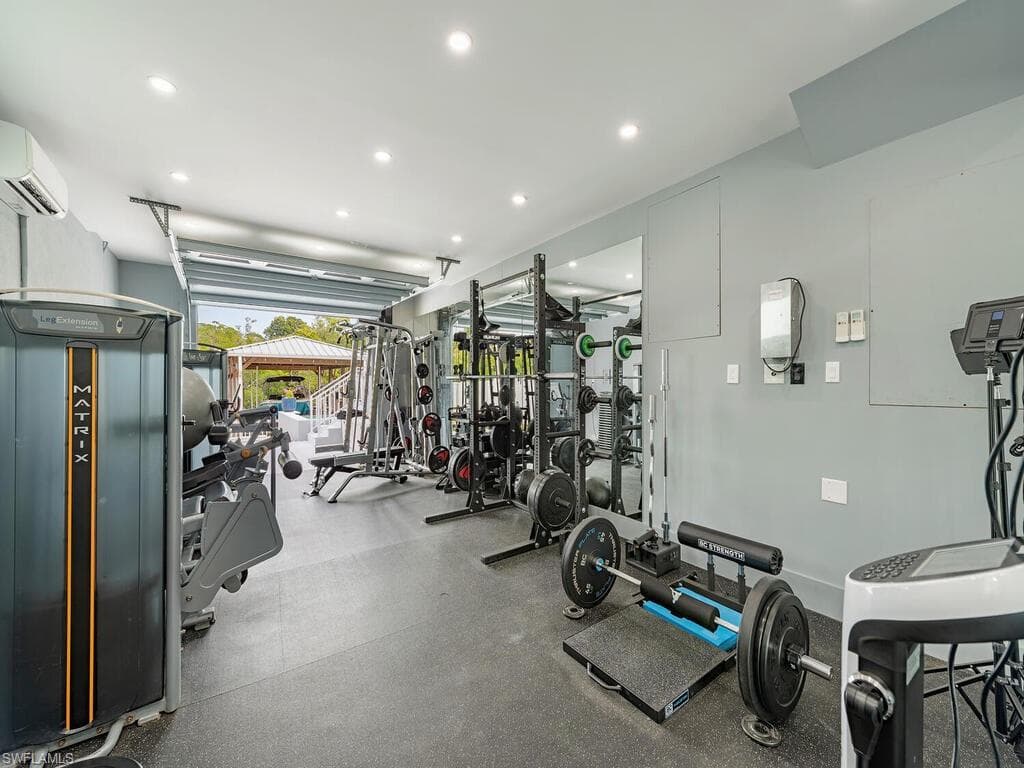 2323 Harbor Rd, Naples, FL 34104-35