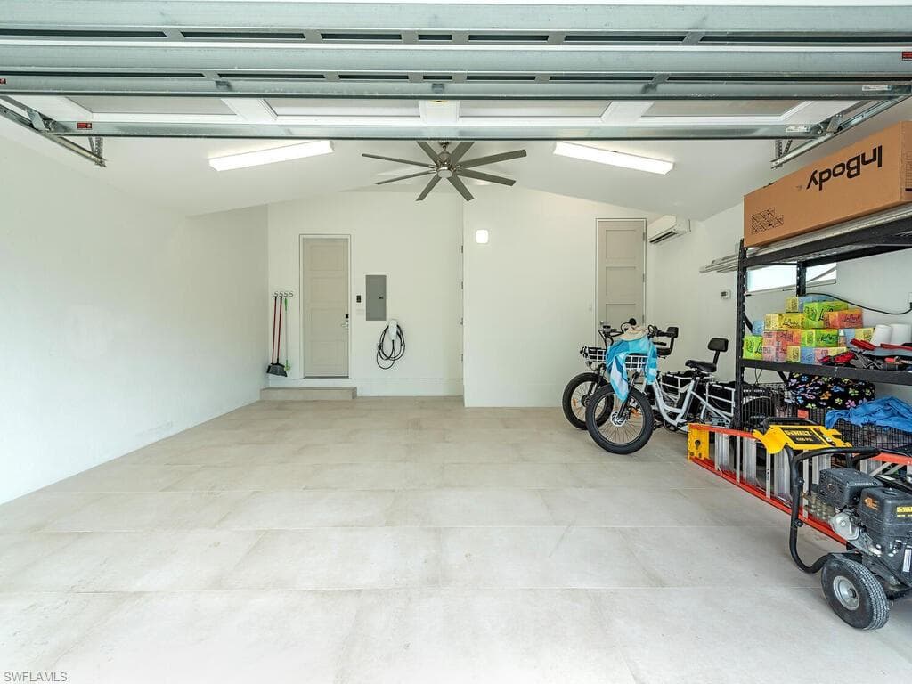 2323 Harbor Rd, Naples, FL 34104-36