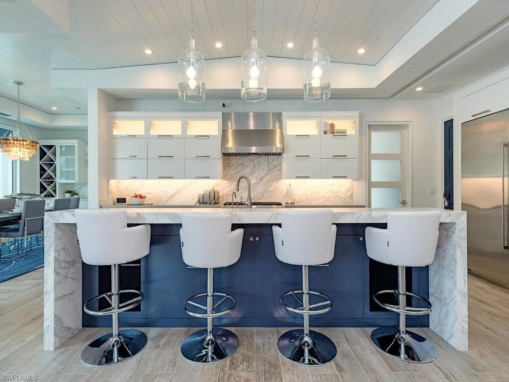 2323 Harbor Rd, Naples, FL 34104-6