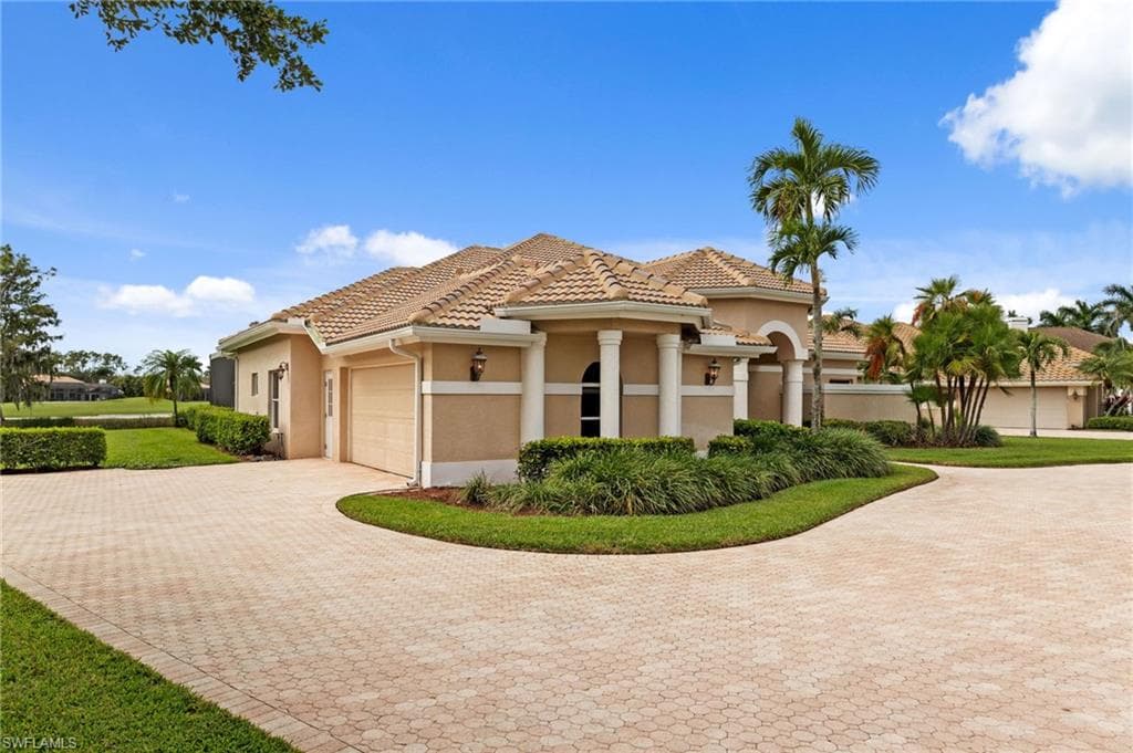 12384 Eagle Ct, Estero, FL 33928-8