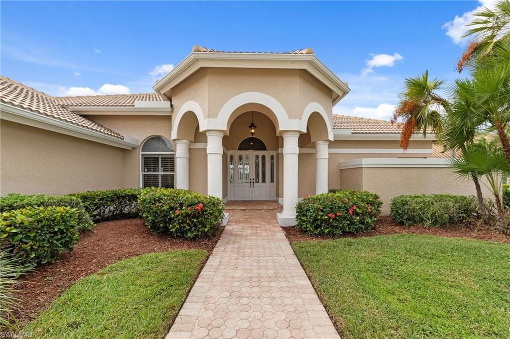 12384 Eagle Ct, Estero, FL 33928-9