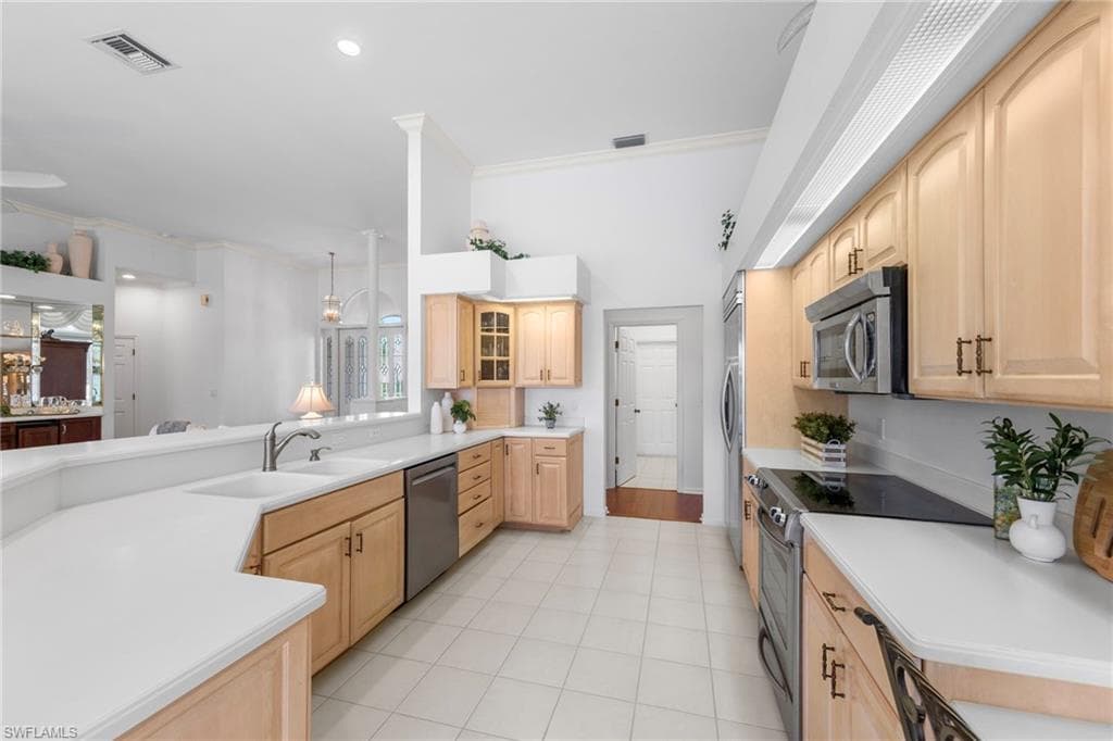 12384 Eagle Ct, Estero, FL 33928-17