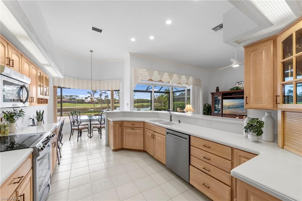 12384 Eagle Ct, Estero, FL 33928-18