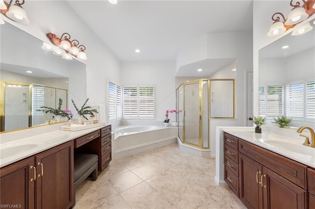 12384 Eagle Ct, Estero, FL 33928-29