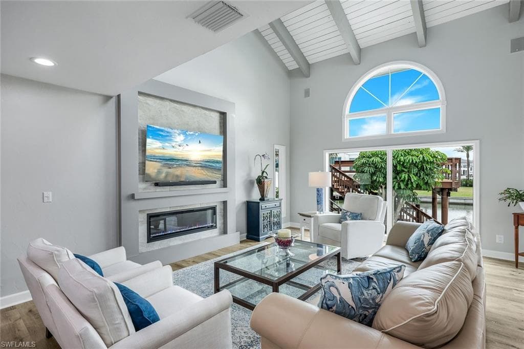 368 Germain Ave, Naples, FL 34108-8