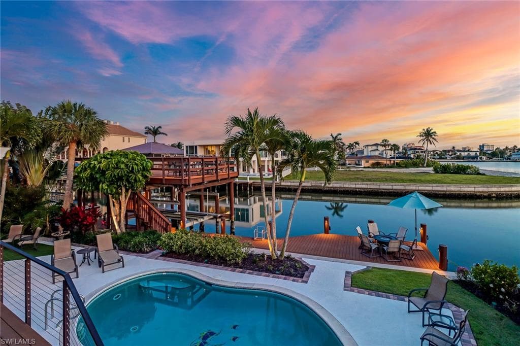 368 Germain Ave, Naples, FL 34108-2