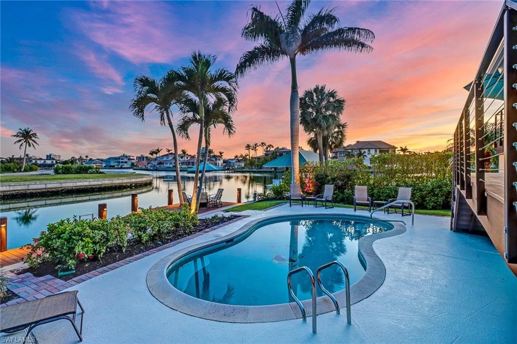 368 Germain Ave, Naples, FL 34108-4