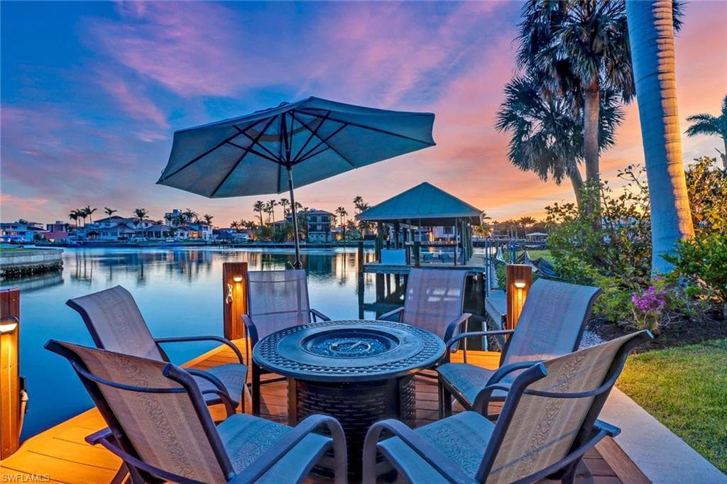 368 Germain Ave, Naples, FL 34108-5