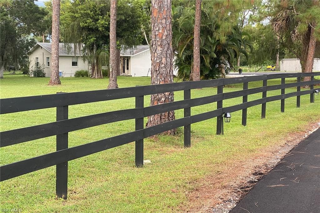 971 San Marcos Blvd, Naples, FL 34104-8