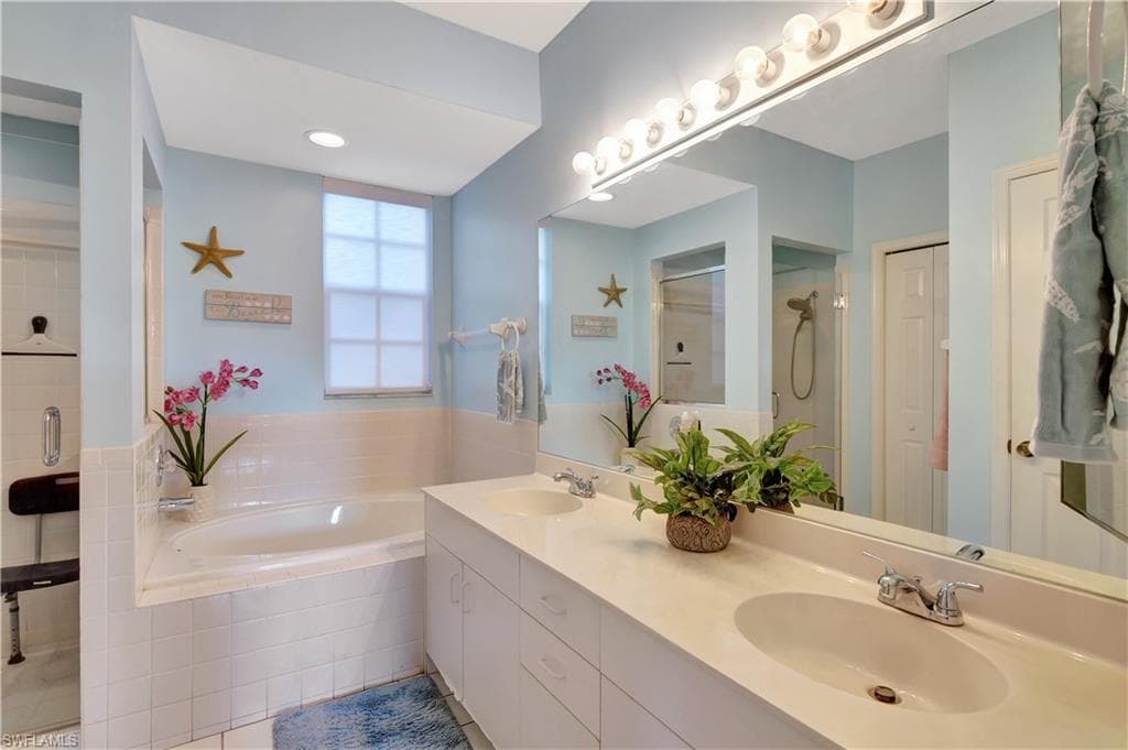 7792 Gardner Dr 102, Naples, FL 34109-23