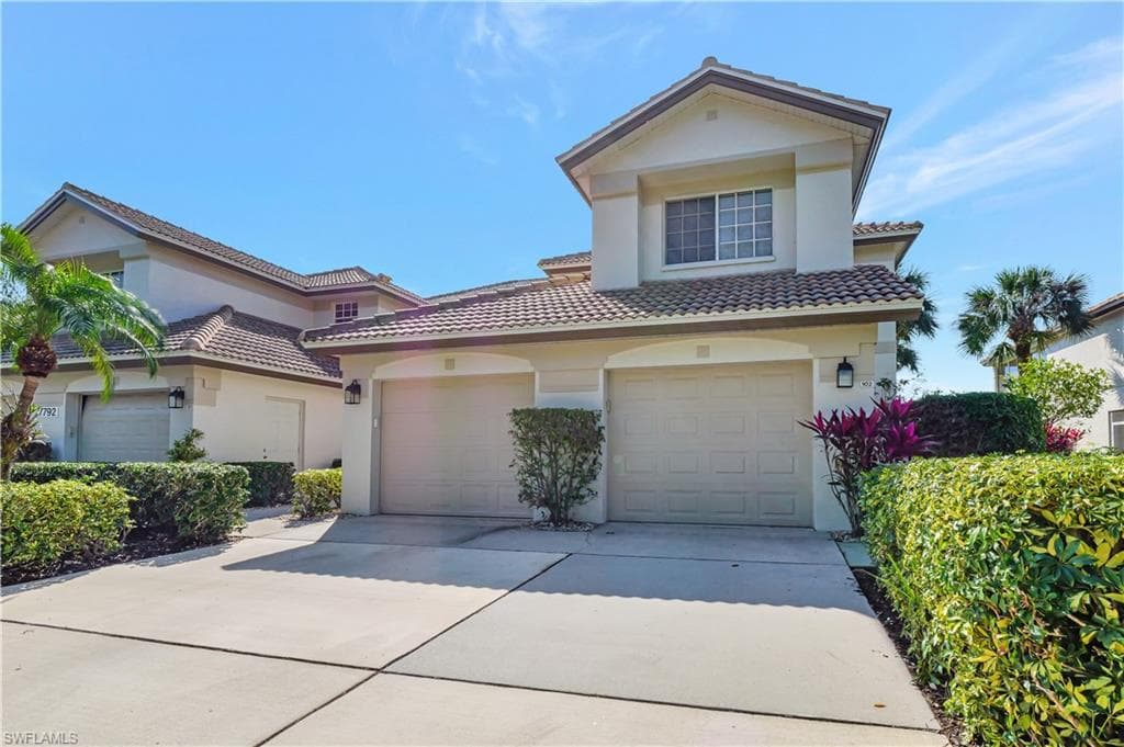 7792 Gardner Dr 102, Naples, FL 34109-3