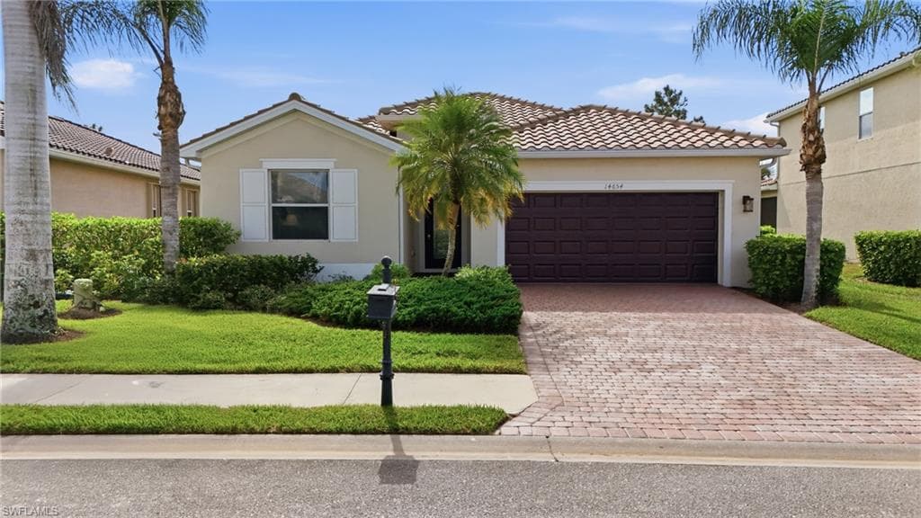 14654 Fern Lake Ct, Naples, FL 34114-1