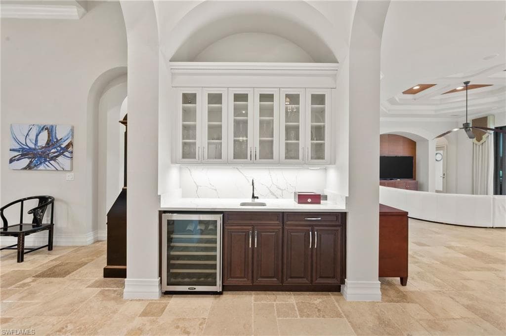 6068 Sunnyslope Dr, Naples, FL 34119-10