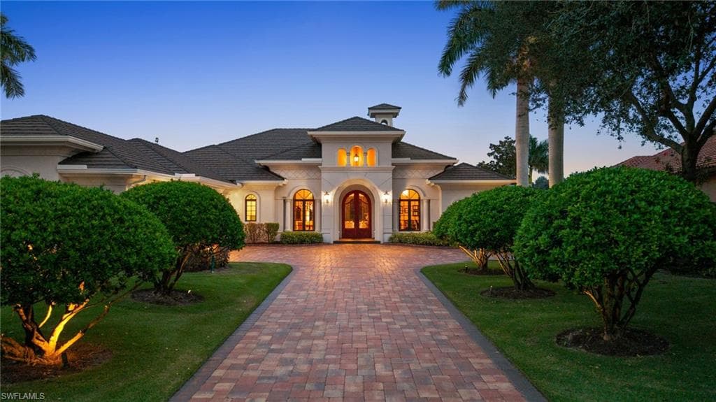 6068 Sunnyslope Dr, Naples, FL 34119-5