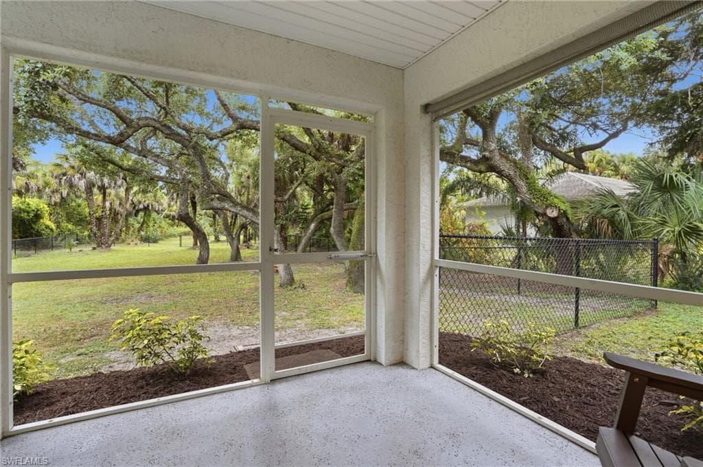 1094 13th St SW, Naples, FL 34117-23