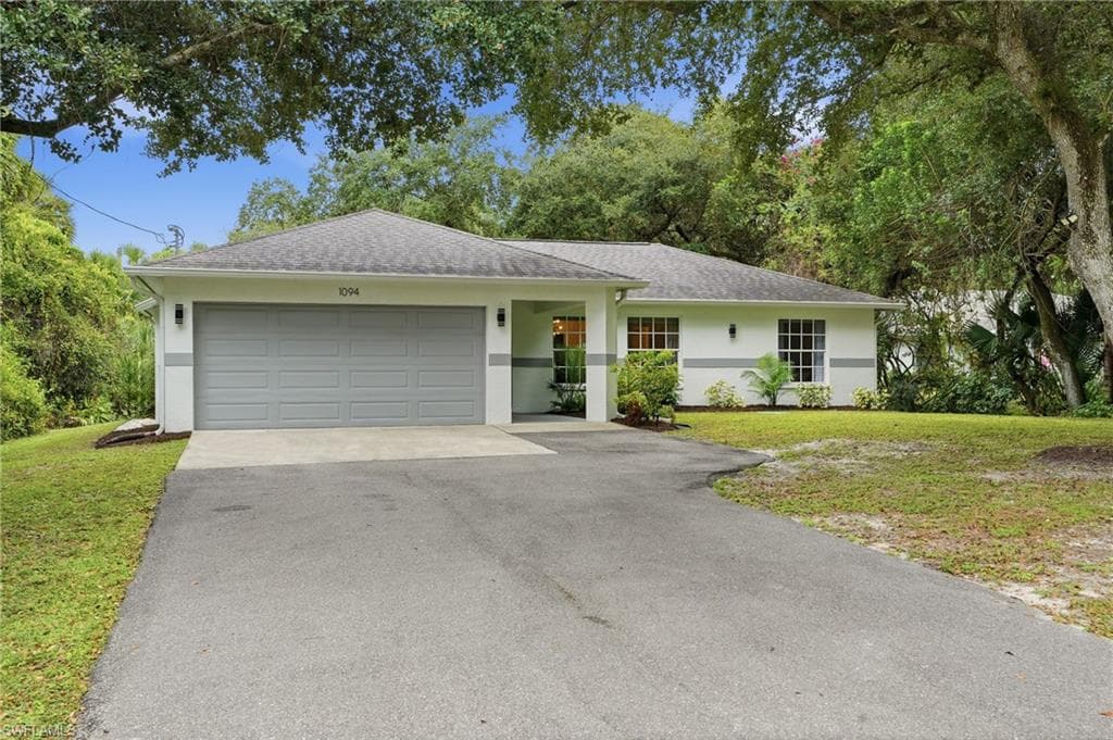 1094 13th St SW, Naples, FL 34117-32