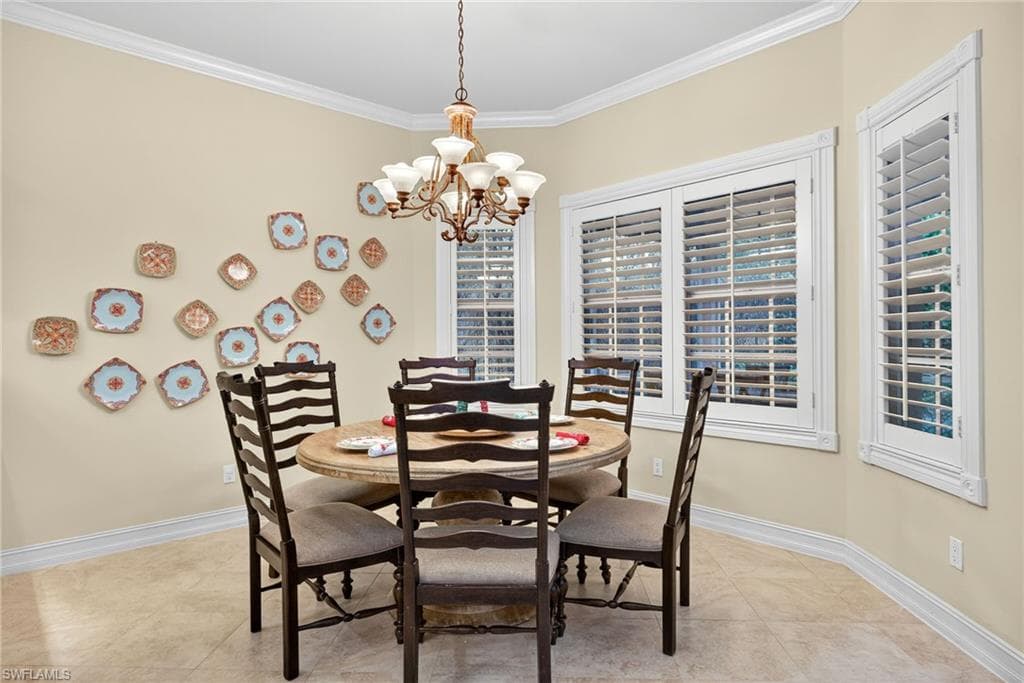 4822 Europa Dr, Naples, FL 34105-10