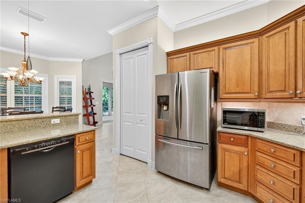 4822 Europa Dr, Naples, FL 34105-12