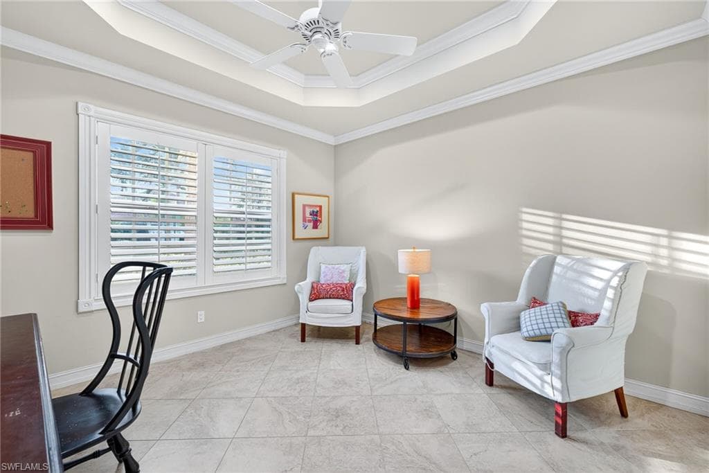 4822 Europa Dr, Naples, FL 34105-14