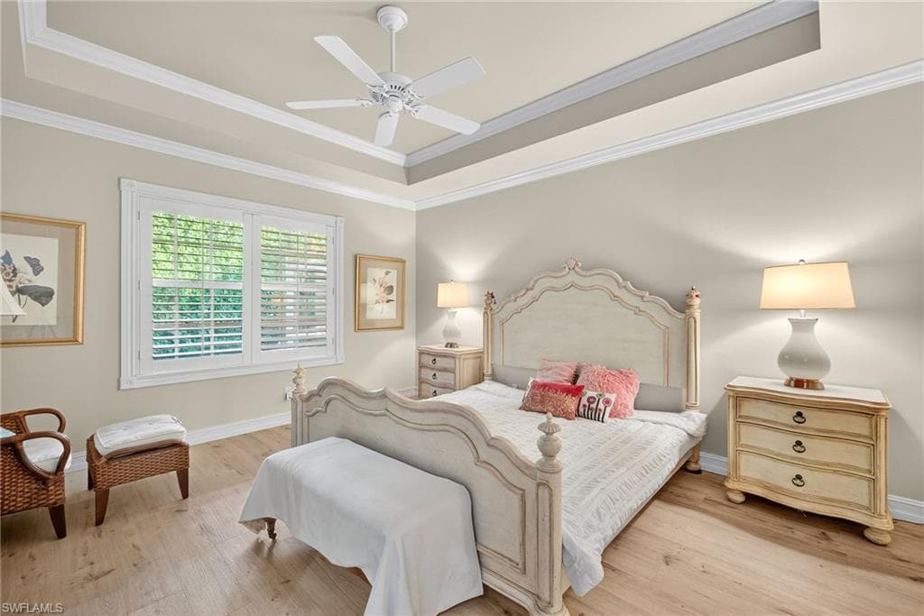 4822 Europa Dr, Naples, FL 34105-18