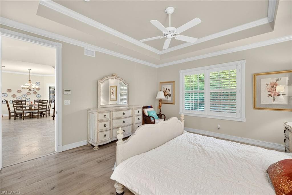 4822 Europa Dr, Naples, FL 34105-20