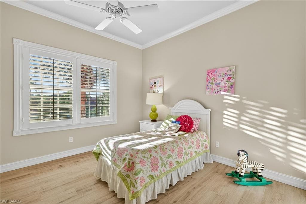 4822 Europa Dr, Naples, FL 34105-22