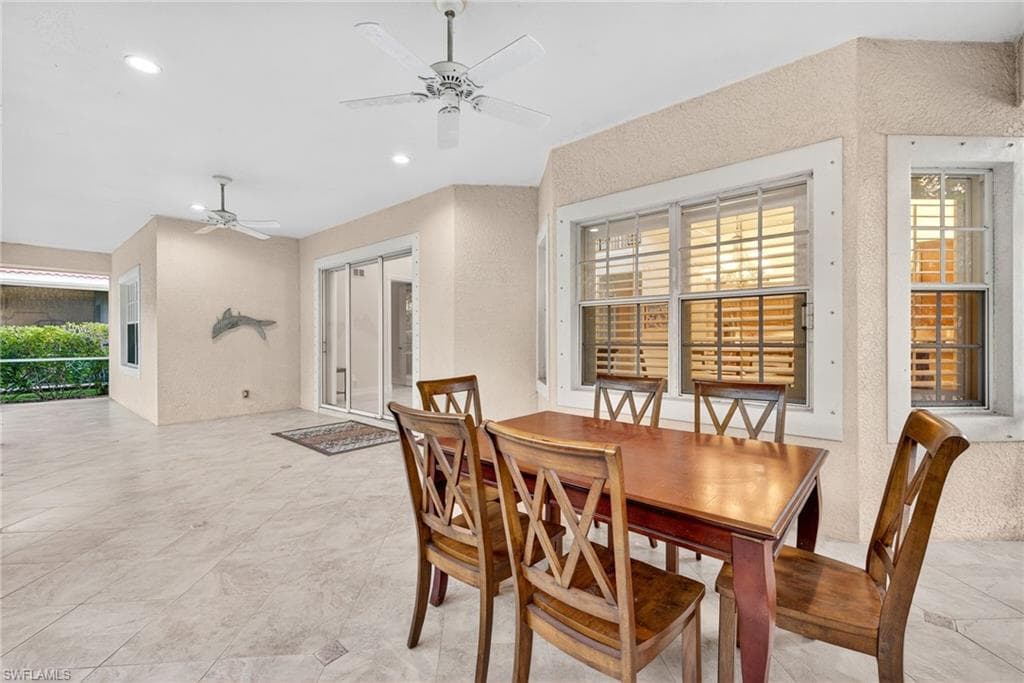 4822 Europa Dr, Naples, FL 34105-32