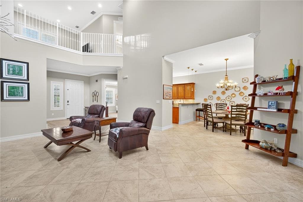 4822 Europa Dr, Naples, FL 34105-6