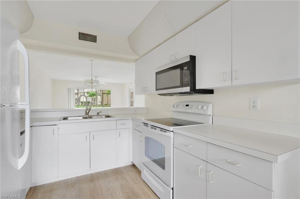 162 Pebble Shores Dr 104, Naples, FL 34110-11