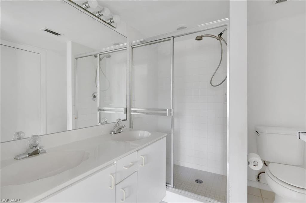 162 Pebble Shores Dr 104, Naples, FL 34110-22