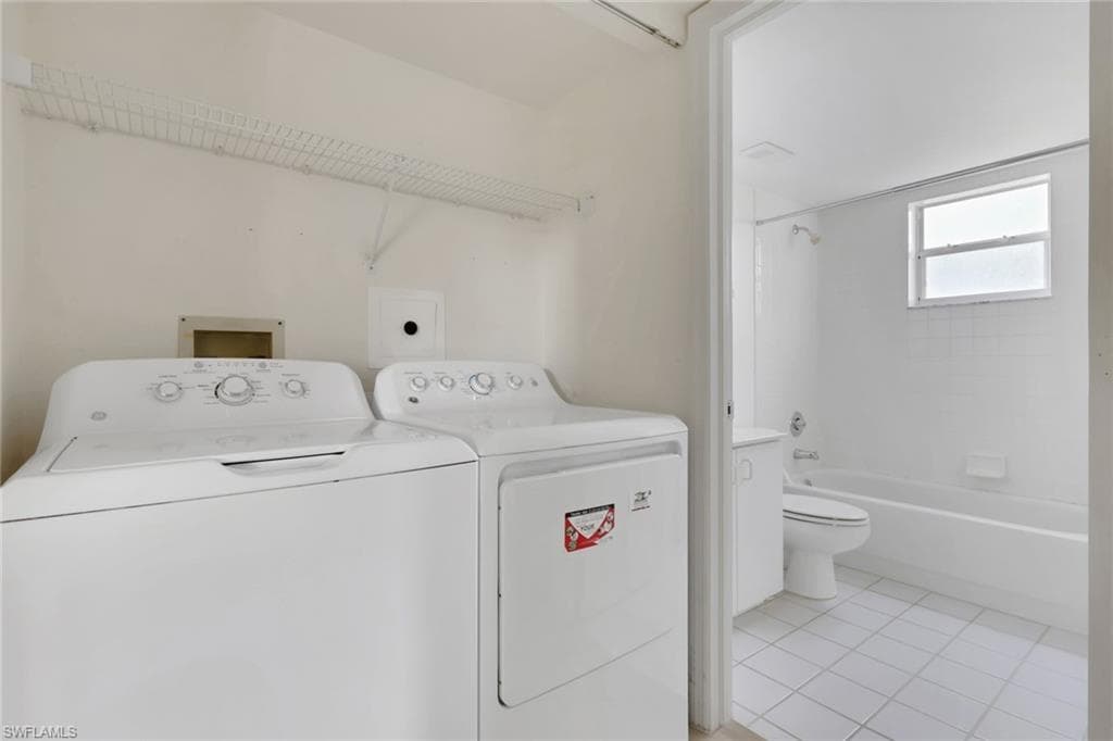 162 Pebble Shores Dr 104, Naples, FL 34110-25