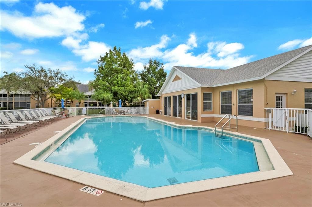 162 Pebble Shores Dr 104, Naples, FL 34110-2