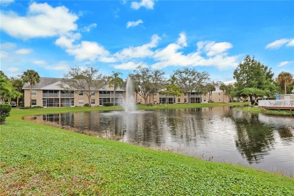 162 Pebble Shores Dr 104, Naples, FL 34110-4