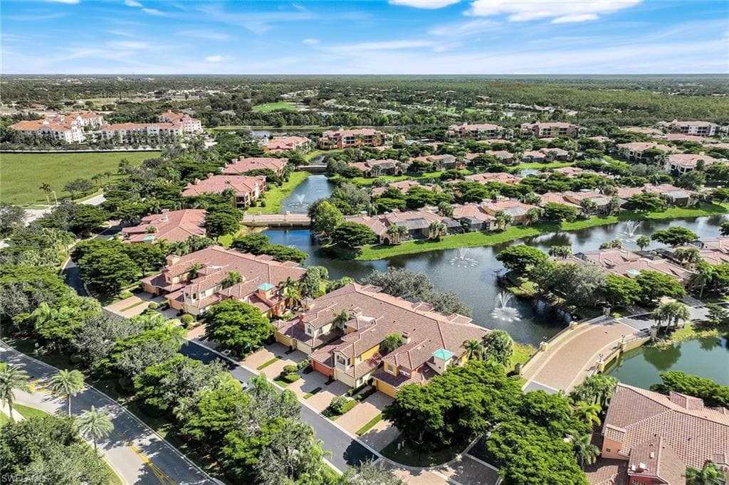 8533 Via Garibaldi Cir 202, Estero, FL 33928-3