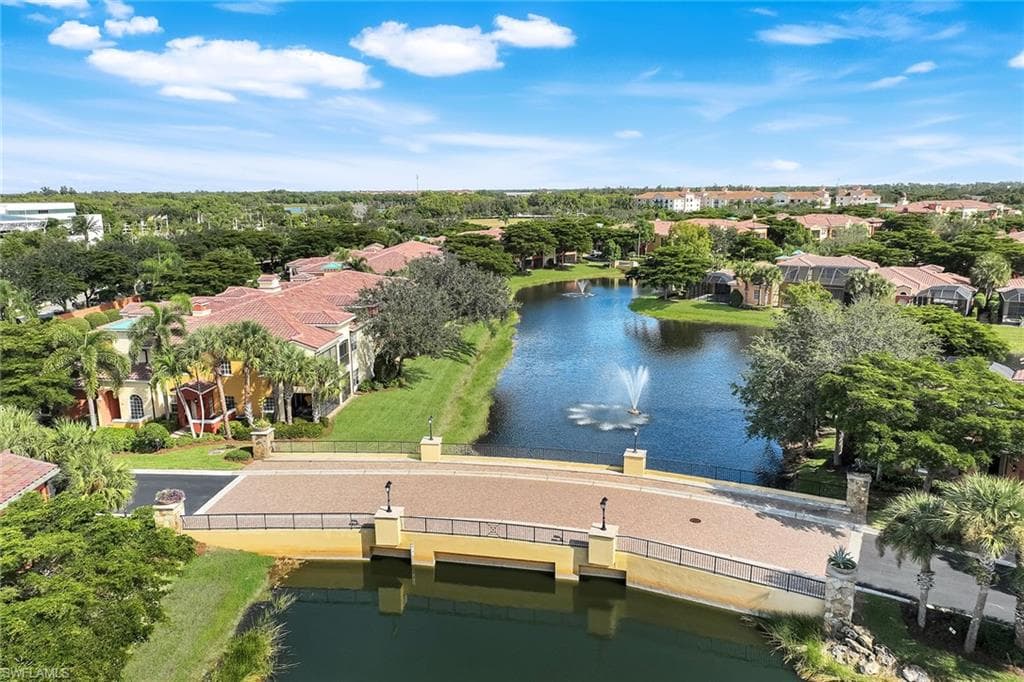 8533 Via Garibaldi Cir 202, Estero, FL 33928-4