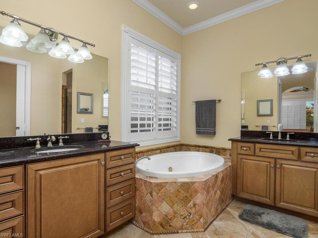 3572 Corinthian Way, Naples, FL 34105-21