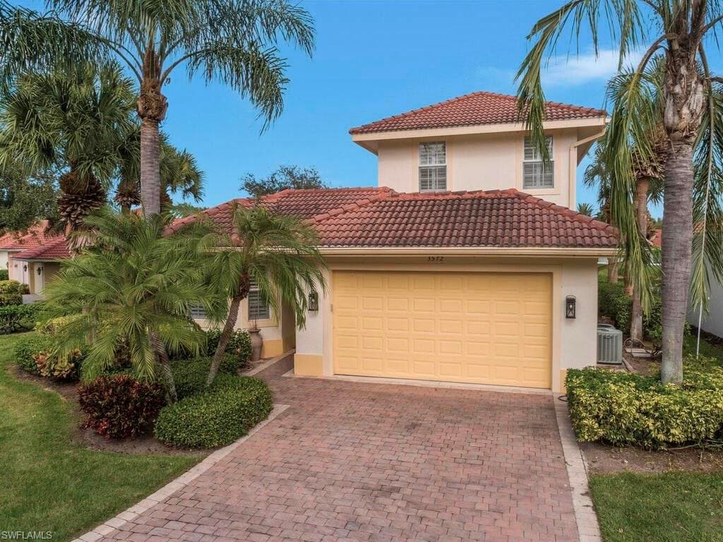 3572 Corinthian Way, Naples, FL 34105-1