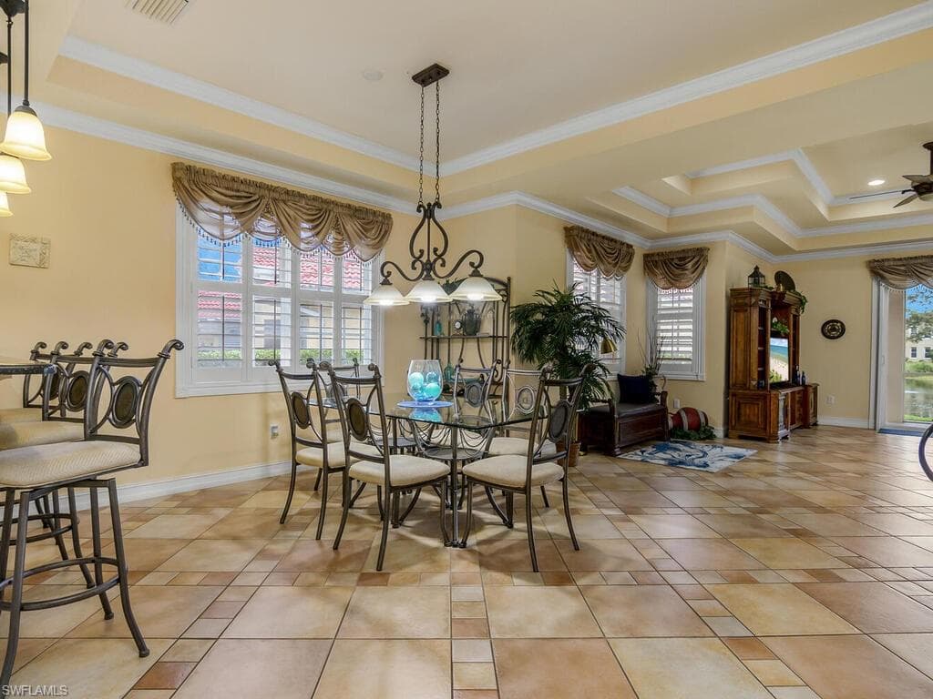 3572 Corinthian Way, Naples, FL 34105-5