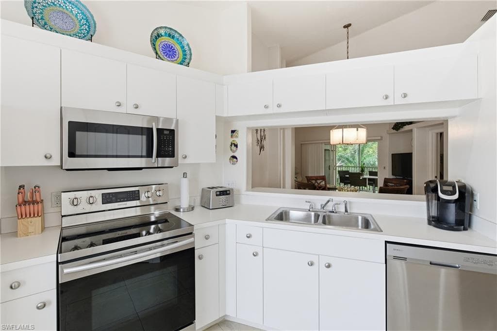 1295 Sweetwater Cv 8203, Naples, FL 34110-9