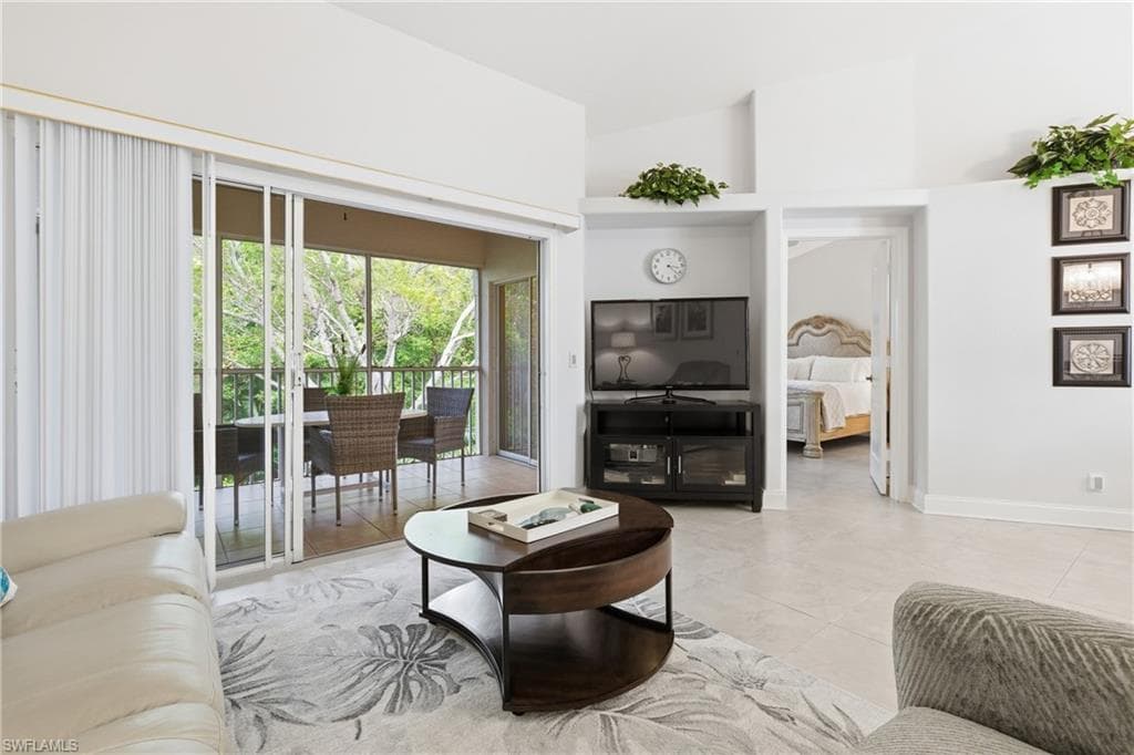 1295 Sweetwater Cv 8203, Naples, FL 34110-18