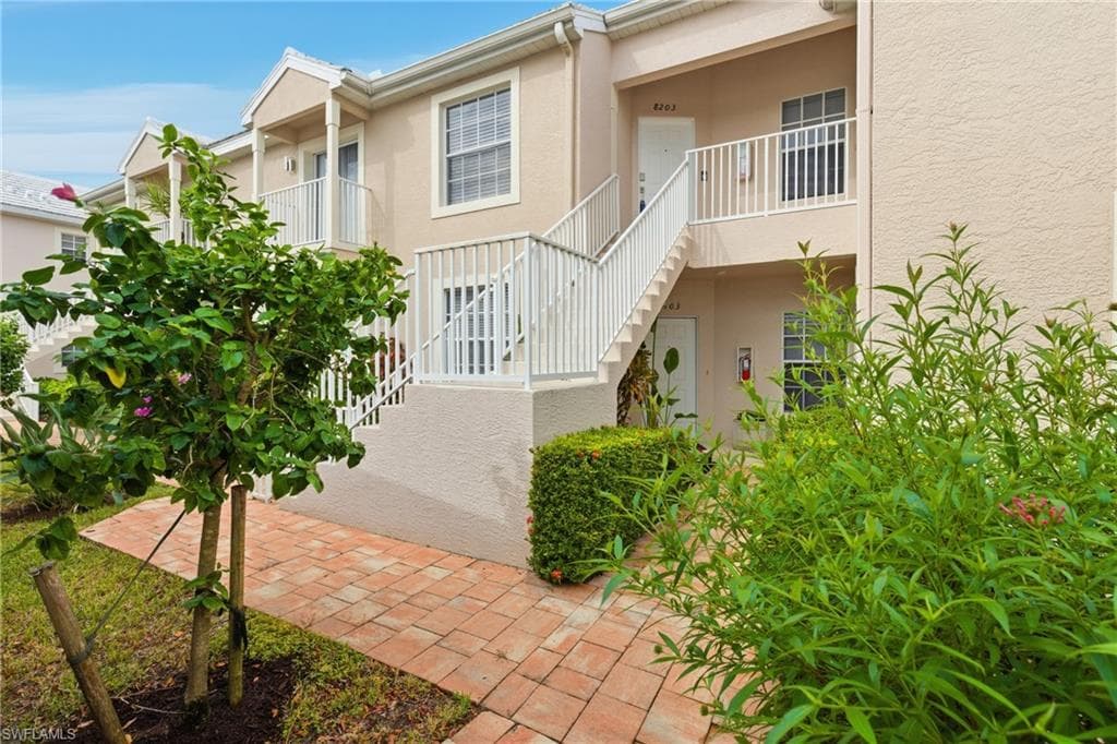 1295 Sweetwater Cv 8203, Naples, FL 34110-1
