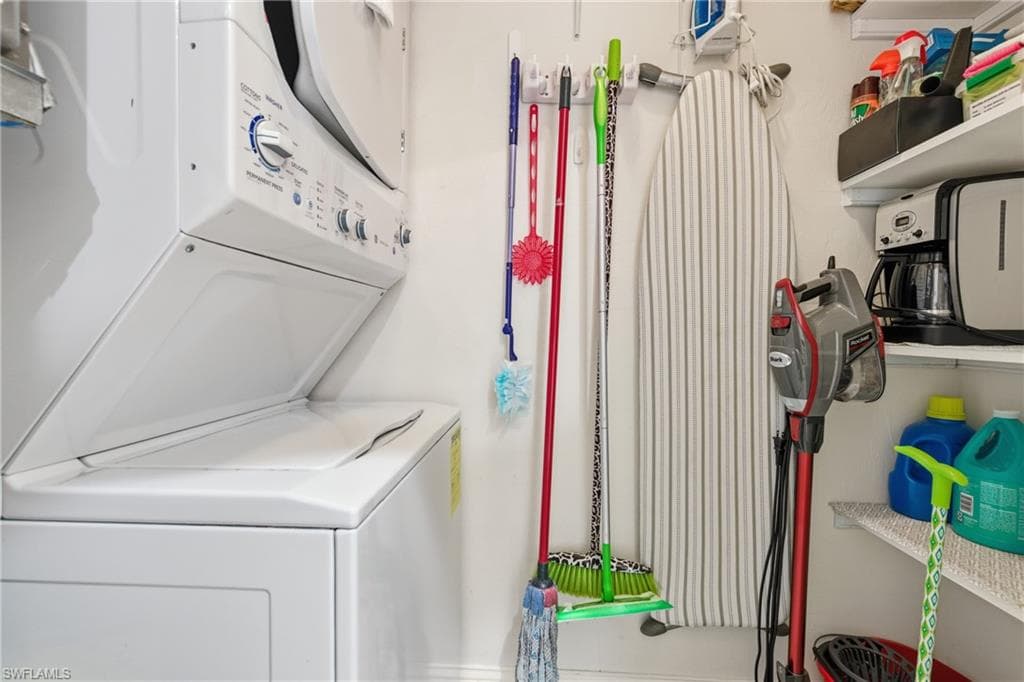 1295 Sweetwater Cv 8203, Naples, FL 34110-31