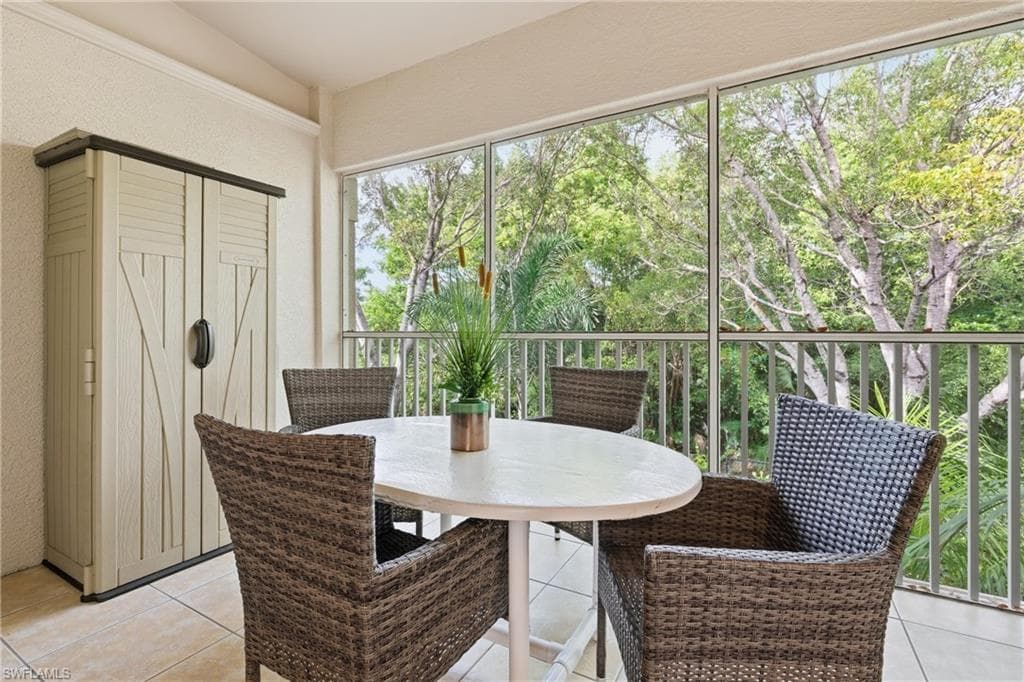 1295 Sweetwater Cv 8203, Naples, FL 34110-33