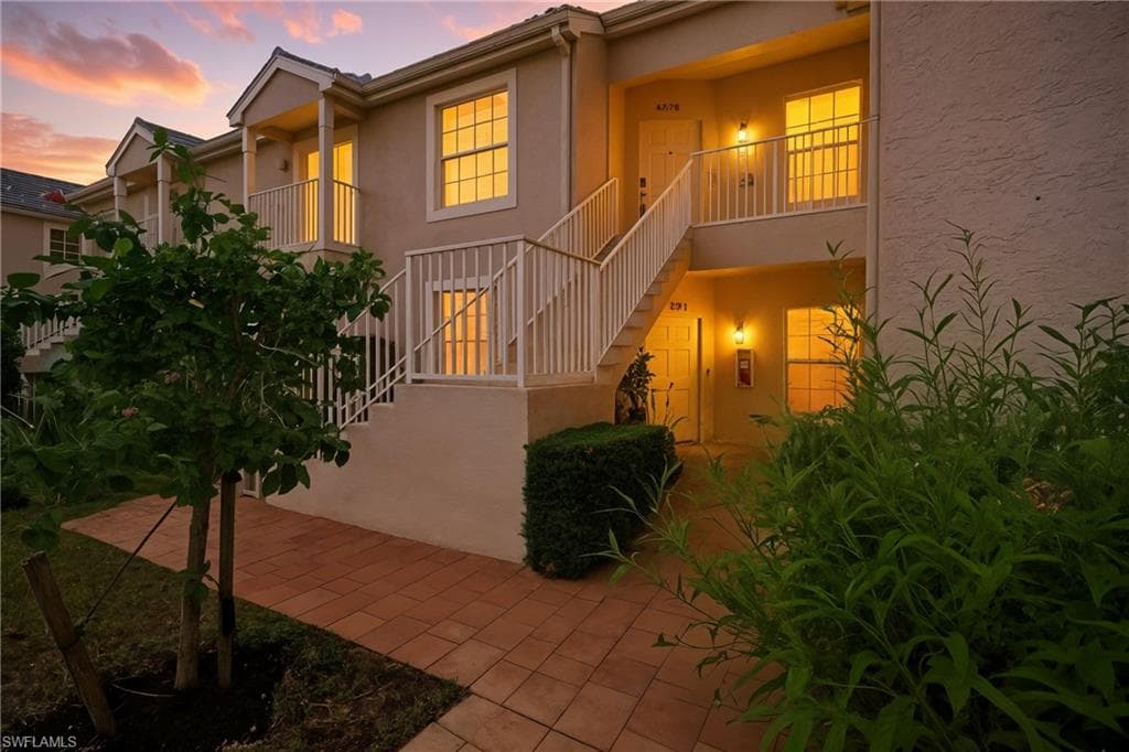 1295 Sweetwater Cv 8203, Naples, FL 34110-38