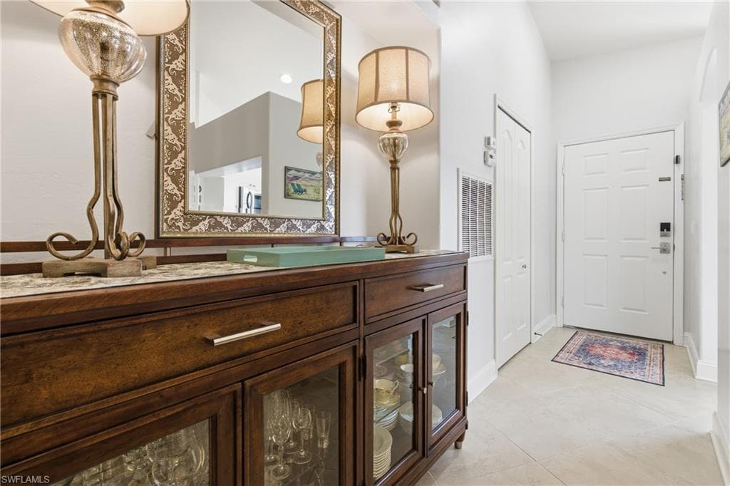 1295 Sweetwater Cv 8203, Naples, FL 34110-3