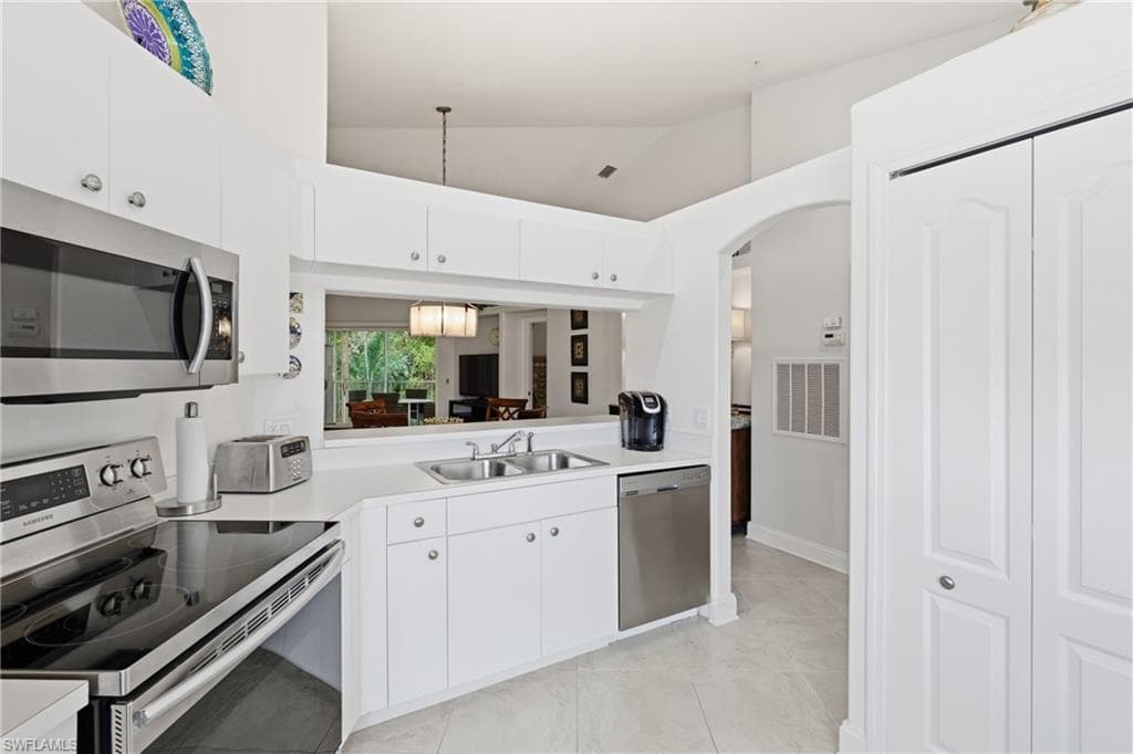 1295 Sweetwater Cv 8203, Naples, FL 34110-5